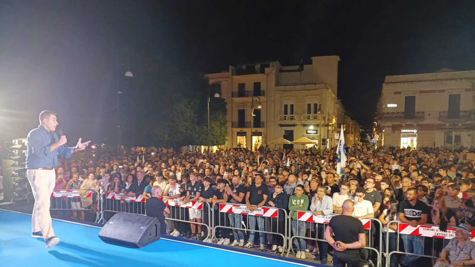 <p>Vannacci a Reggio Calabria: «Qui non per contrastare Forza Italia ma se sono nervosi <span style=\"color:hsl(0, 75%, 60%);\">prendano una camomilla</span>»</p>