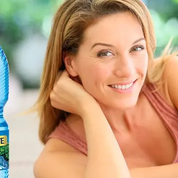 La bellezza autentica con acqua Fontenoce: il segreto quotidiano per la salute della pelle dopo i 40 anni\n