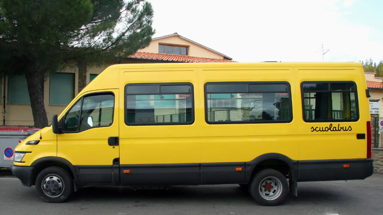 Uno scuolabus (immagine di repertorio)