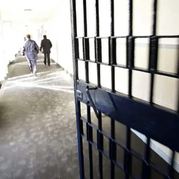<p>Dal carcere ordina l’assunzione del figlio, poi mandarini, gasolio e 2mila euro: le accuse della Dda a Giovanni Arturi</p>