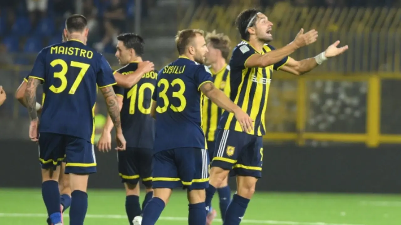 Serie B, nuova penalizzazione per la Juve Stabia: quattro punti in meno\n