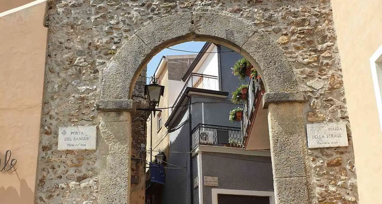 Dalle streghe cantate\u00A0da Michielin alla persecuzione dei valdesi: in Magia bianca anche un pezzo di storia di Calabria\n