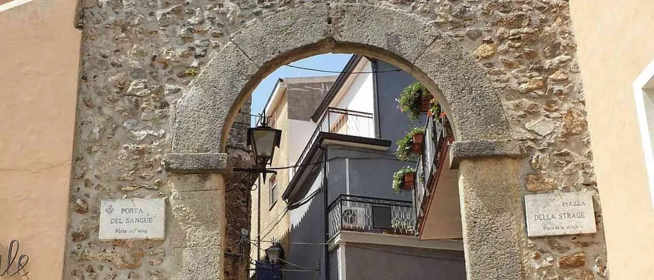 Dalle streghe cantate\u00A0da Michielin alla persecuzione dei valdesi: in Magia bianca anche un pezzo di storia di Calabria\n