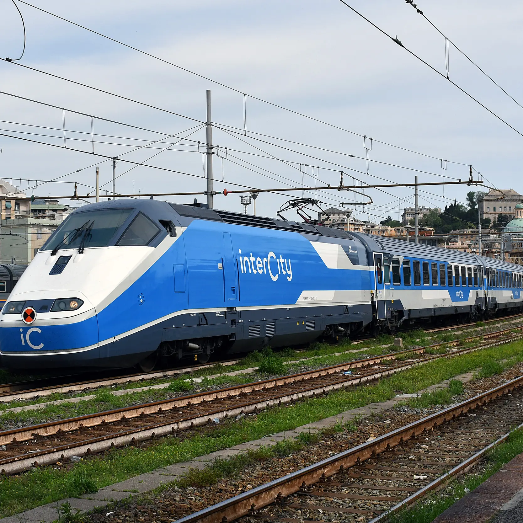 Intercity Locride-Roma soppresso, il caso finisce in Parlamento\n
