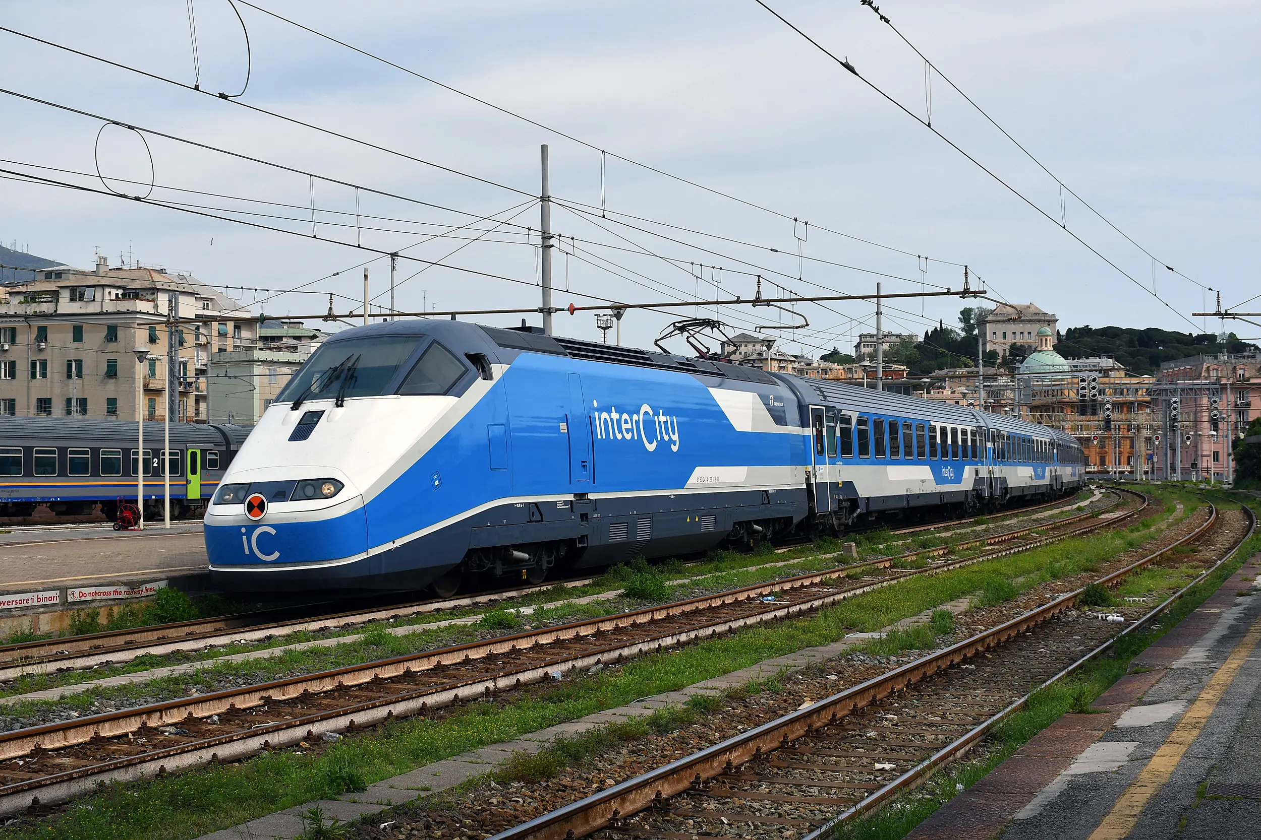 Intercity Locride-Roma soppresso, il caso finisce in Parlamento\n