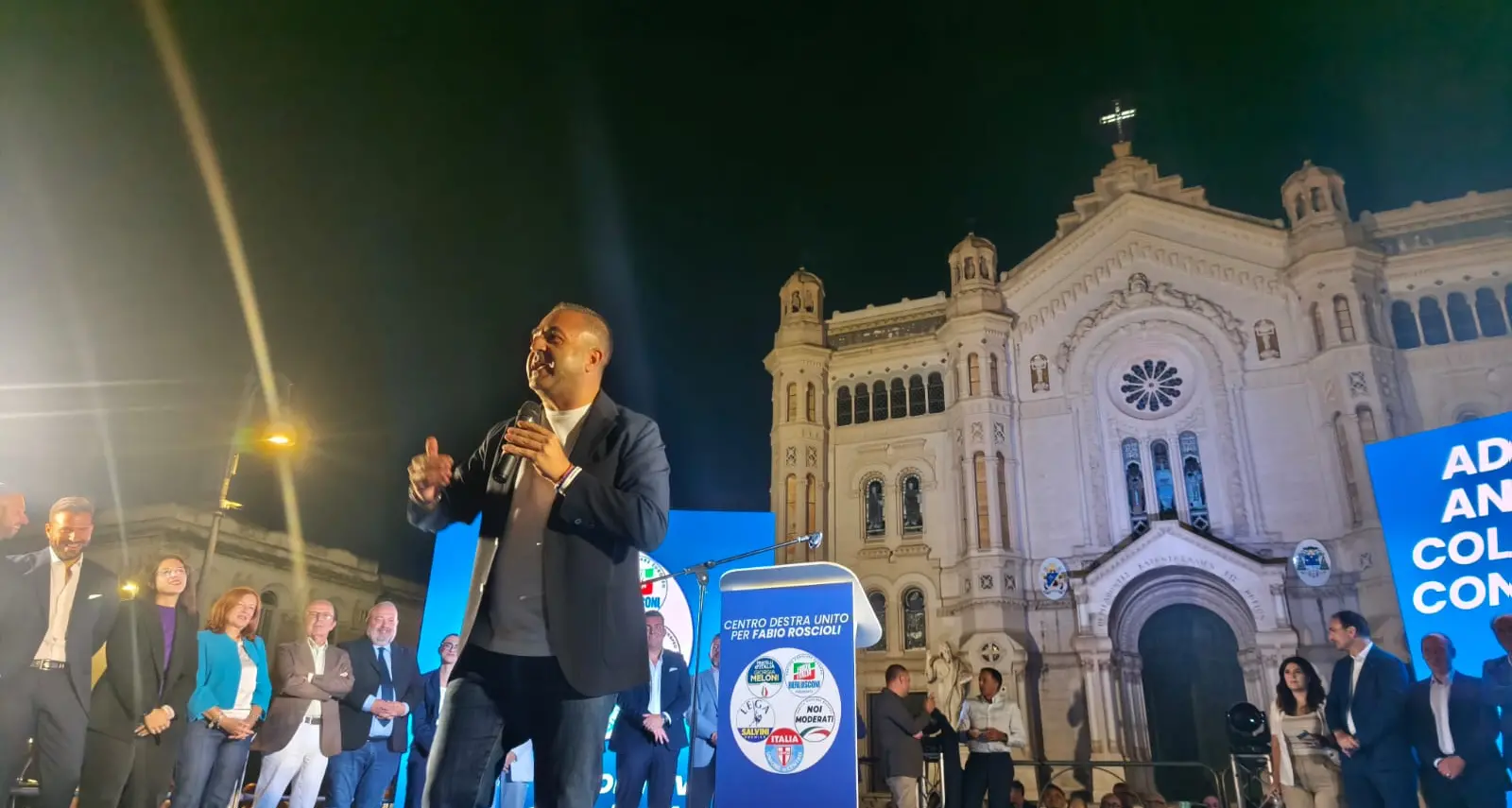 A piazza Duomo non solo un comizio: tra strategie sbagliate identità e annunci, il ciclone Cannizzaro travolge gli avversari\n