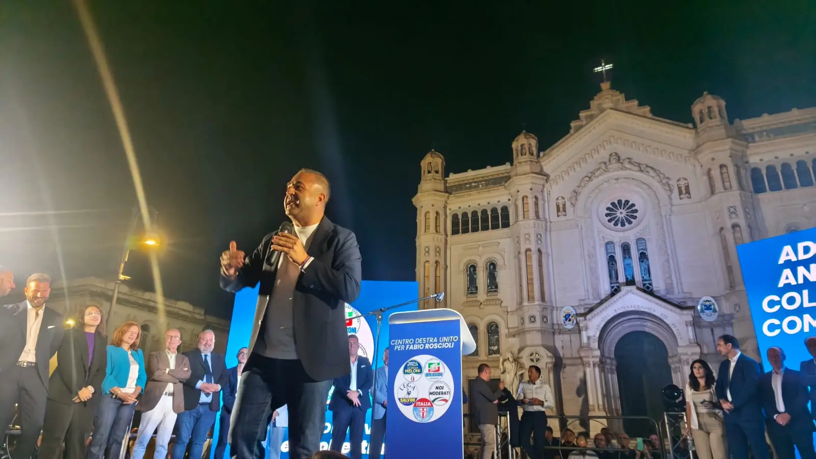 A piazza Duomo non solo un comizio: tra strategie sbagliate identità e annunci, il ciclone Cannizzaro travolge gli avversari\n
