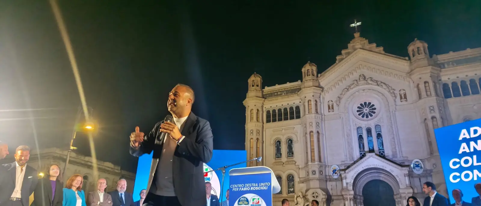 A piazza Duomo non solo un comizio: tra strategie sbagliate identità e annunci, il ciclone Cannizzaro travolge gli avversari\n
