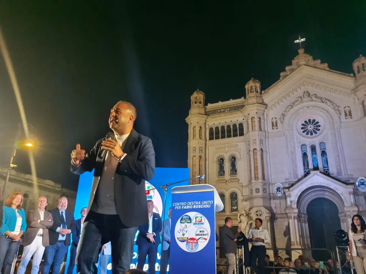 A piazza Duomo non solo un comizio: tra strategie sbagliate identità e annunci, il ciclone Cannizzaro travolge gli avversari