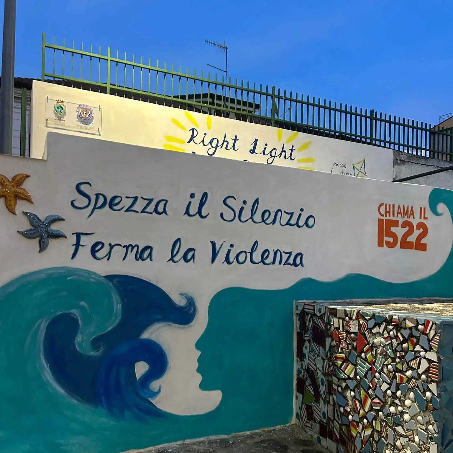 <p>Il “<span style=\"color:hsl(0, 75%, 60%);\">Sottopasso del mar</span>” di Soverato diventa luogo di luce, arte e sicurezza grazie al Soroptimist</p>