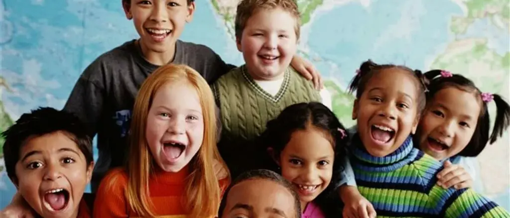 «Via i figli a chi non impara l’italiano»: la norma che fa discutere, poi interviene Mattarella e cambia tutto\n