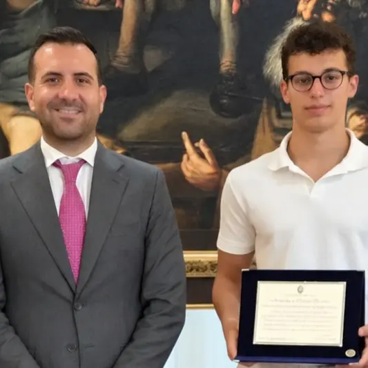 Un reggino alle Olimpiadi internazionali di Astronomia, Cirillo: «Forza Davide, tutta la Calabria fa il tifo per te»\n