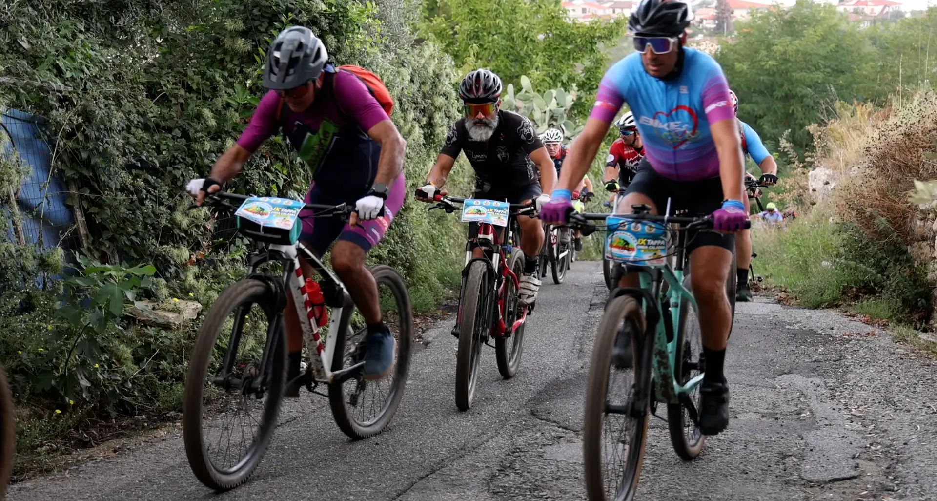 Inaugurato il nuovo Bike Tour tra la Costa degli Dei e l’altopiano del Poro: il racconto a LaC Storie\n