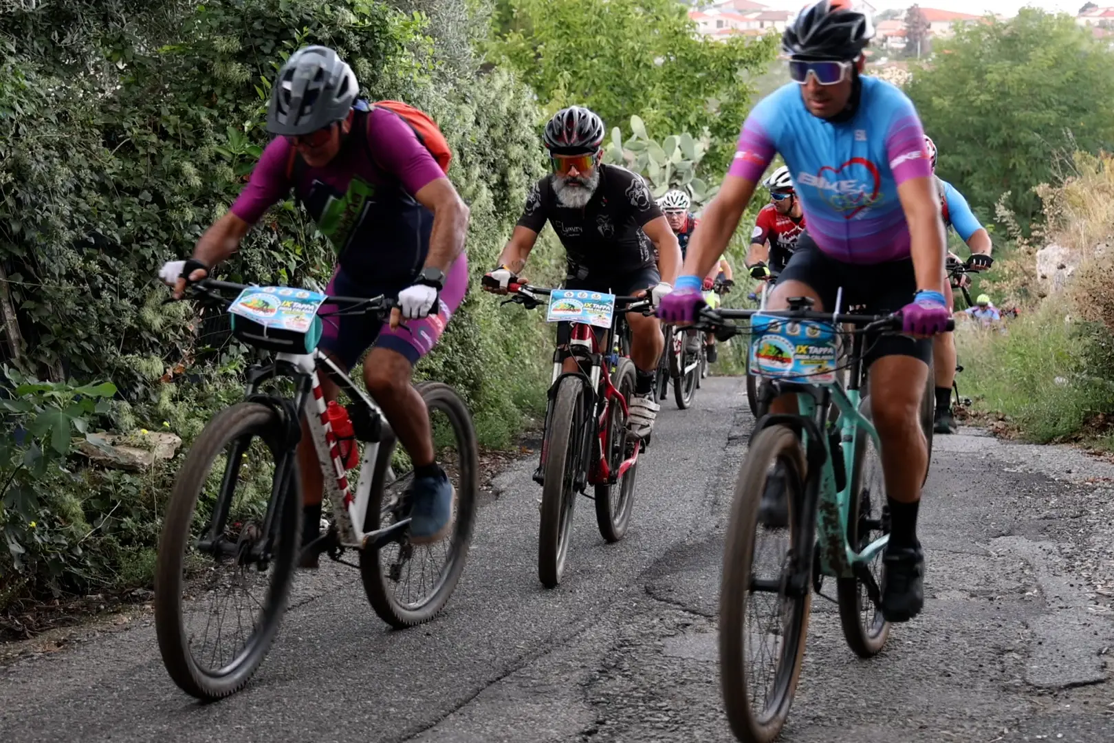 Inaugurato il nuovo Bike Tour tra la Costa degli Dei e l’altopiano del Poro: il racconto a LaC Storie\n
