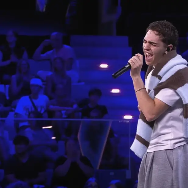 Dal chiosco di Verzino al palco di X Factor: Vito Damiano conquista quattro sì e la standing ovation\n