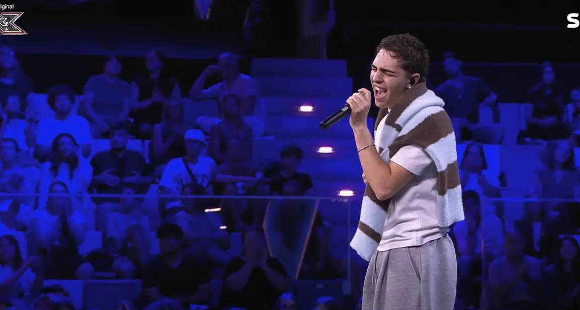 <p>Dal chiosco di Verzino <span style=\"color:hsl(0, 75%, 60%);\">al palco di X Factor</span>: Vito Damiano conquista quattro sì e la standing ovation</p>