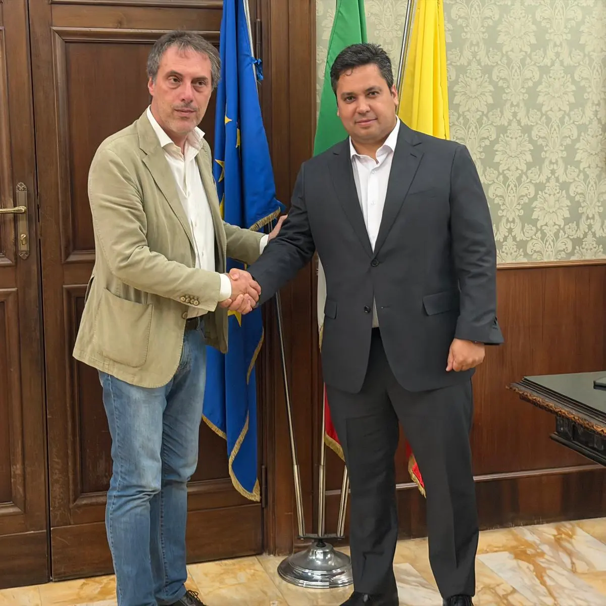 Incontro istituzionale a Palazzo De Nobili: il sindaco Fiorita riceve l'ambasciatore cubano in Italia Jorge Luis Cepero Aguilar\n