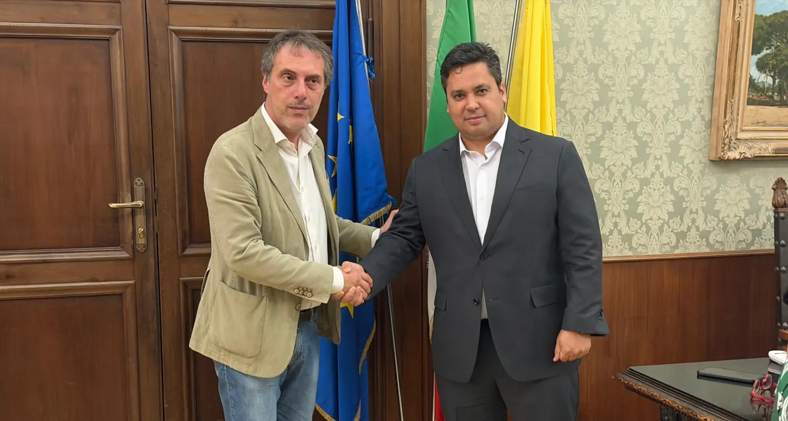 Incontro istituzionale a Palazzo De Nobili: il sindaco Fiorita riceve l'ambasciatore cubano in Italia Jorge Luis Cepero Aguilar\n