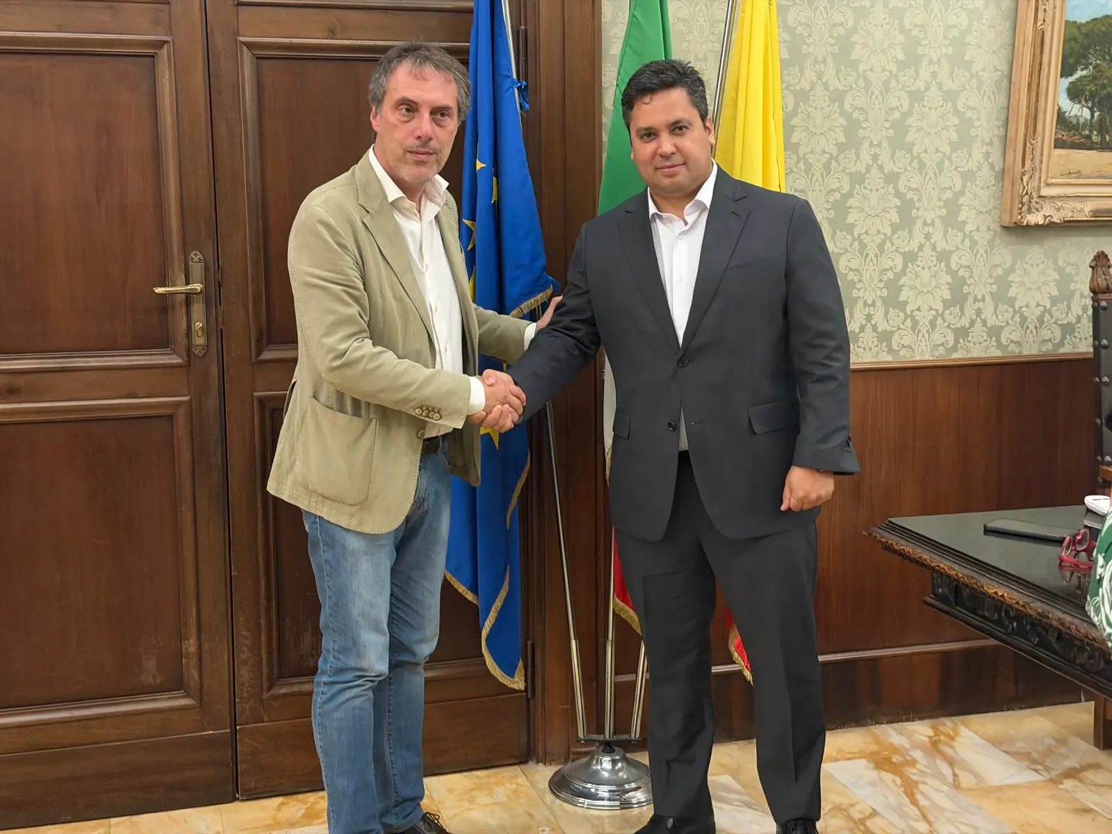 Incontro istituzionale a Palazzo De Nobili: il sindaco Fiorita riceve l'ambasciatore cubano in Italia Jorge Luis Cepero Aguilar\n
