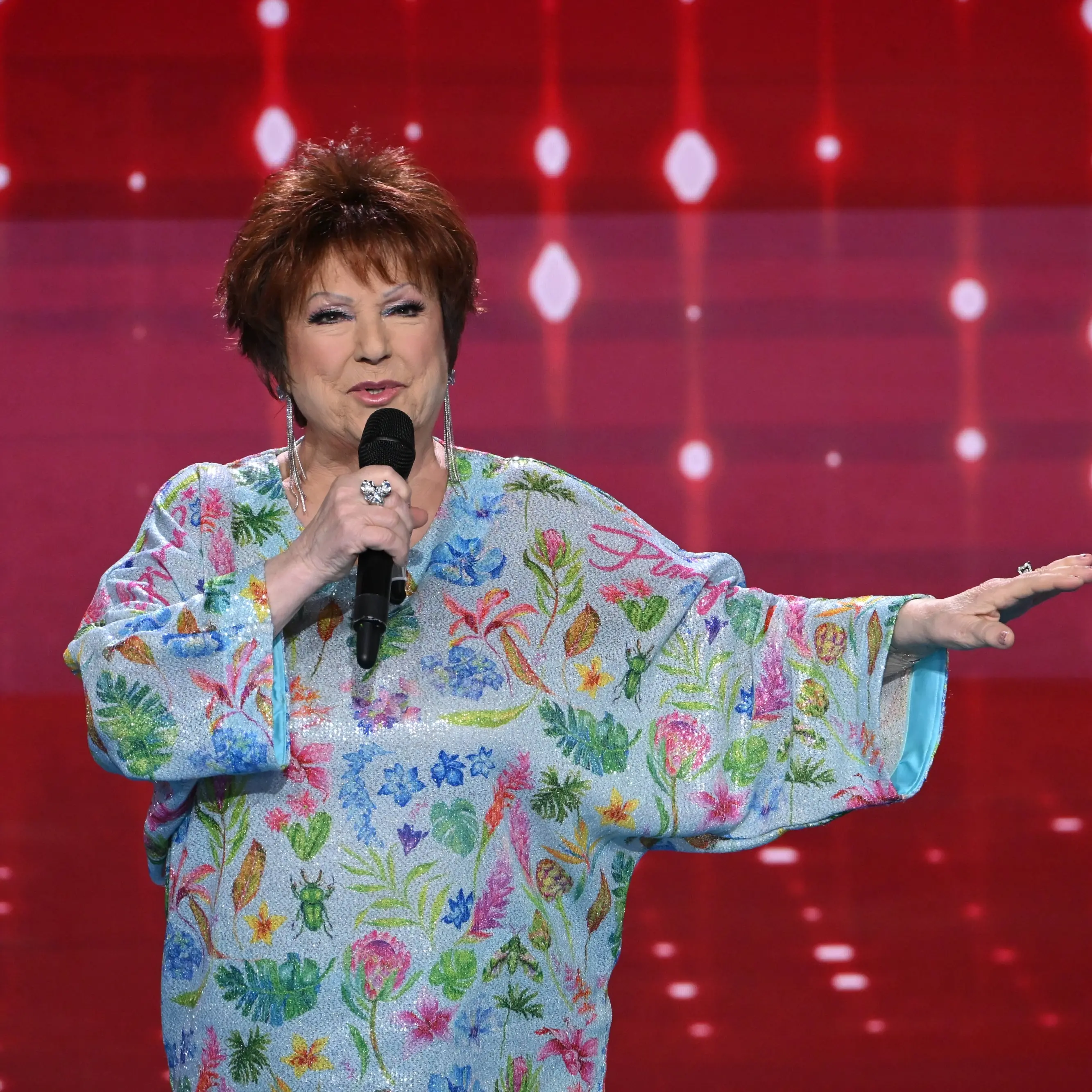 Sant’Onofrio, il concerto di Orietta Berti chiuderà la festa della Santa Croce: due giorni di fede, musica e divertimento\n