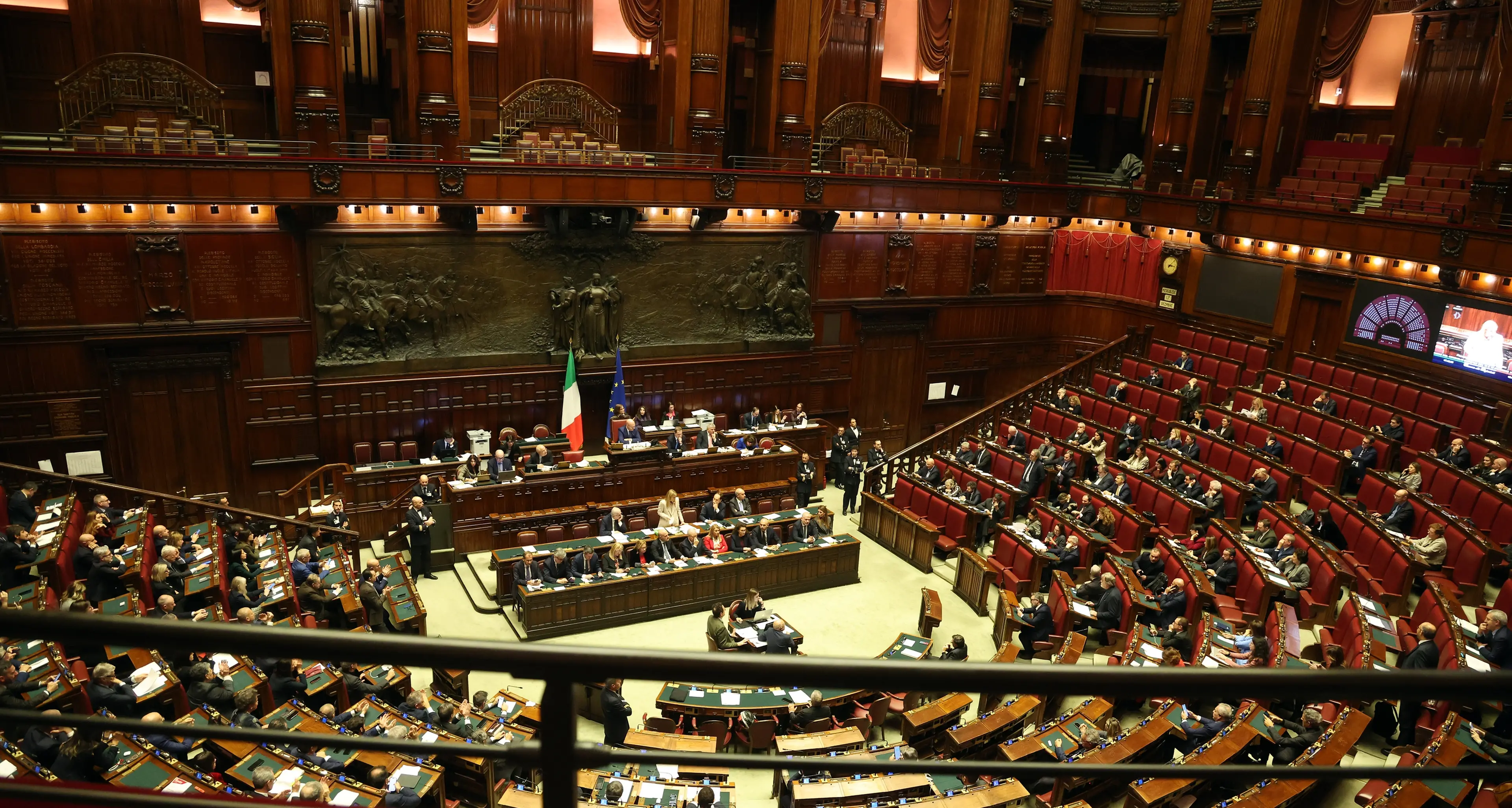 Manovra 2027, dalla card sanitaria ai bonus per figli e giovani: tutte le agevolazioni allo studio\n