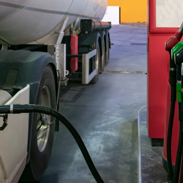 Caro carburanti, Confapi Trasporti: «Aziende al collasso, pronti a fermare i mezzi»\n