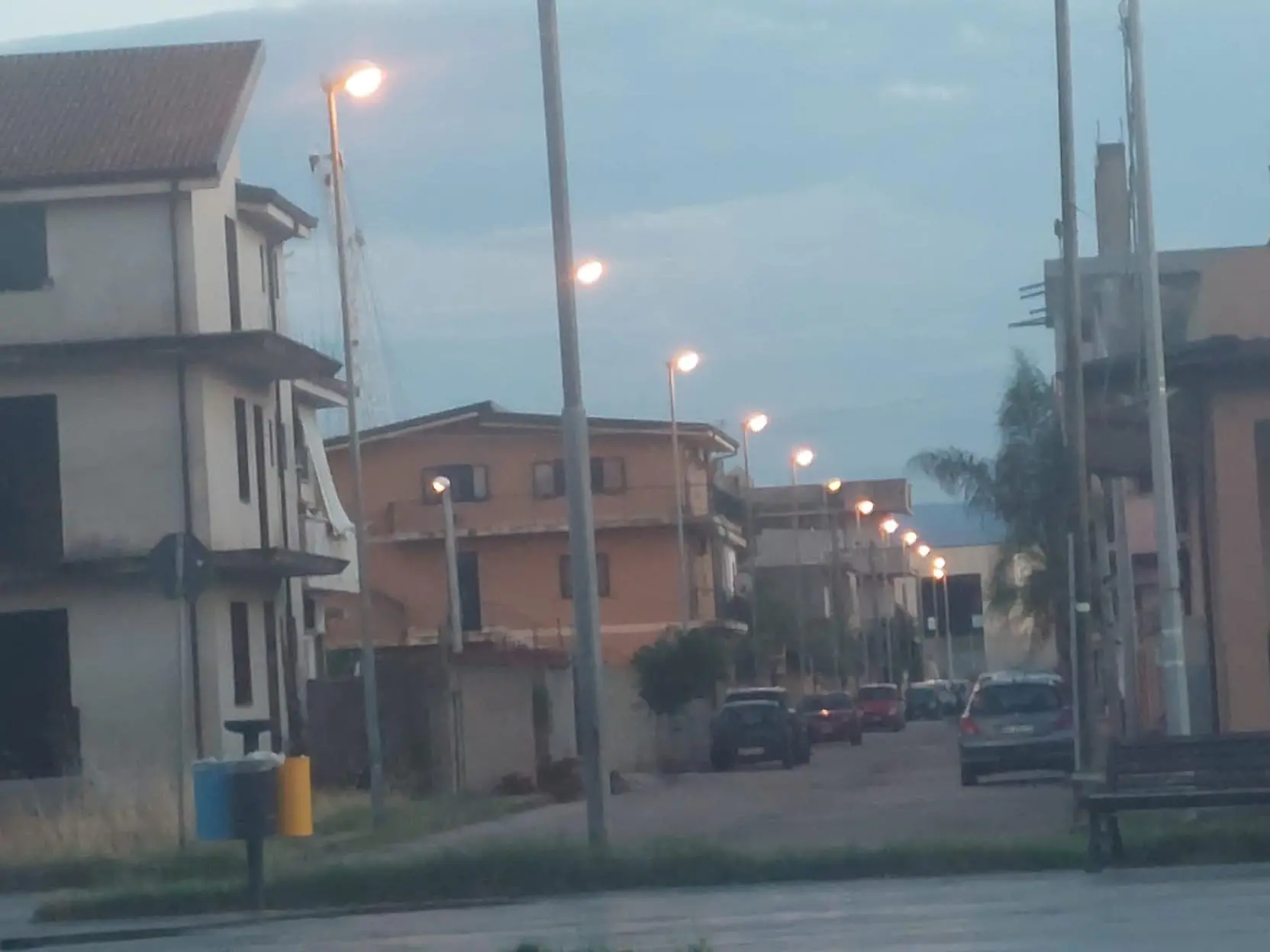 San Ferdinando, torna la luce nel quartiere al buio\n