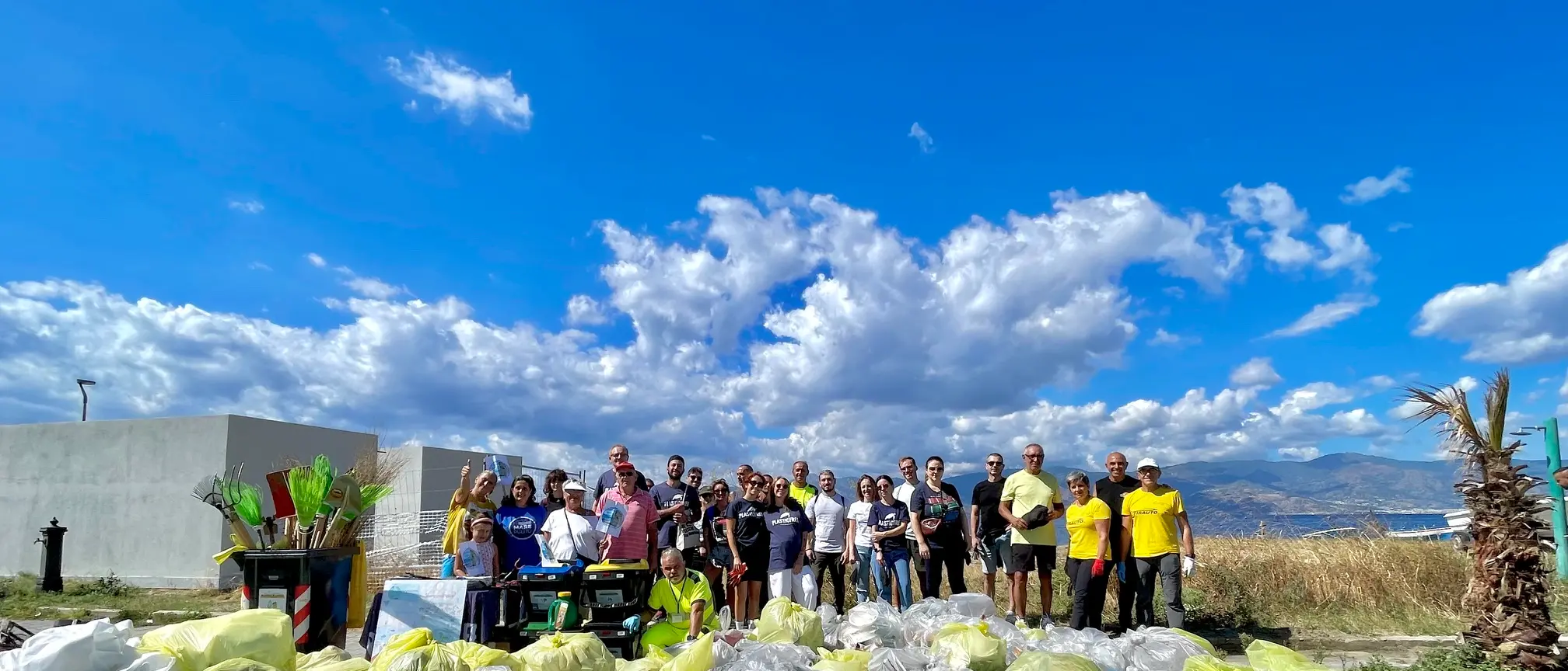 Plastic Free Sea & Rivers, a Reggio\u00A0rimosse due tonnellate di rifiuti dal Parco Lineare Sud\n