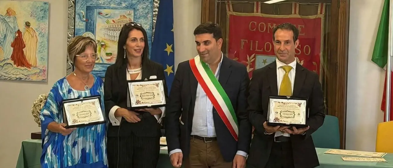 Filogaso, successo per la prima Biennale di Arte e Poesia: il borgo si trasforma nel presidio della bellezza e della pace\n