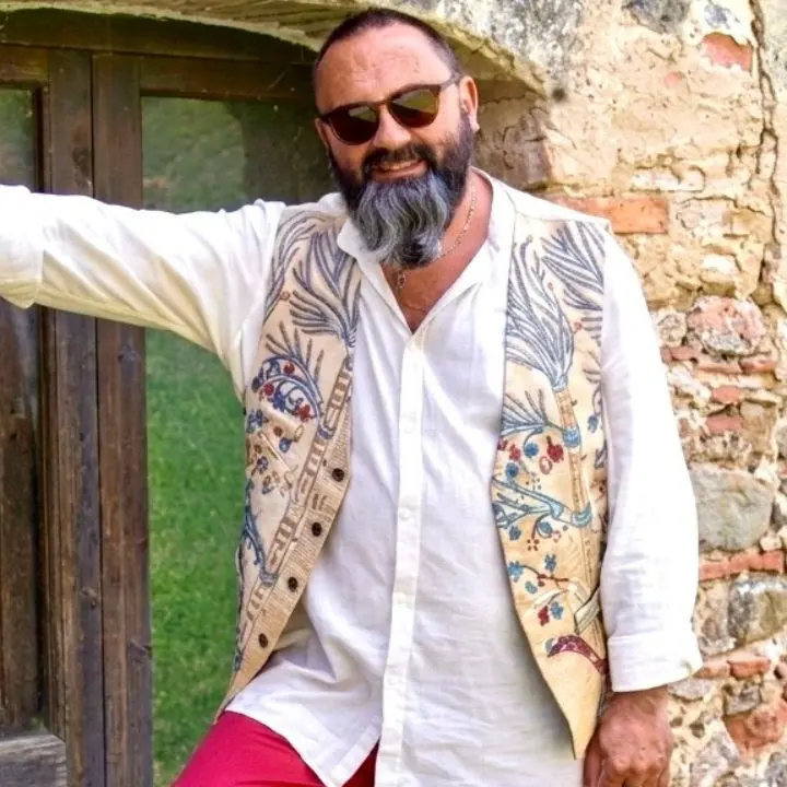 Gioacchino da Fiore va di moda: la sfida tessile di Domenico Caruso\n