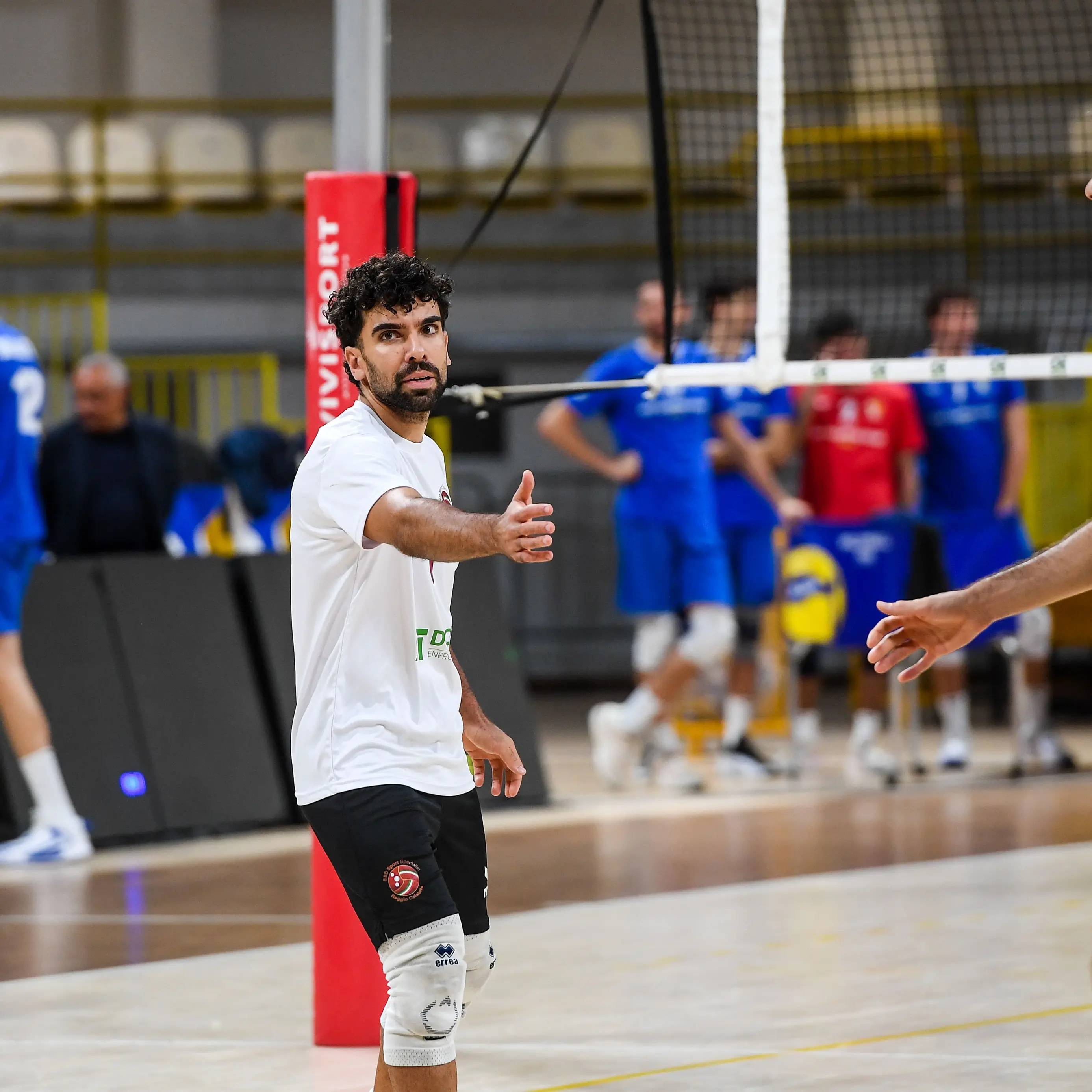 Domotek, De Santis racconta il primo test al Palacalafiore e celebra il derby calabrese: «Due realtà reggine in A2, un orgoglio»\n