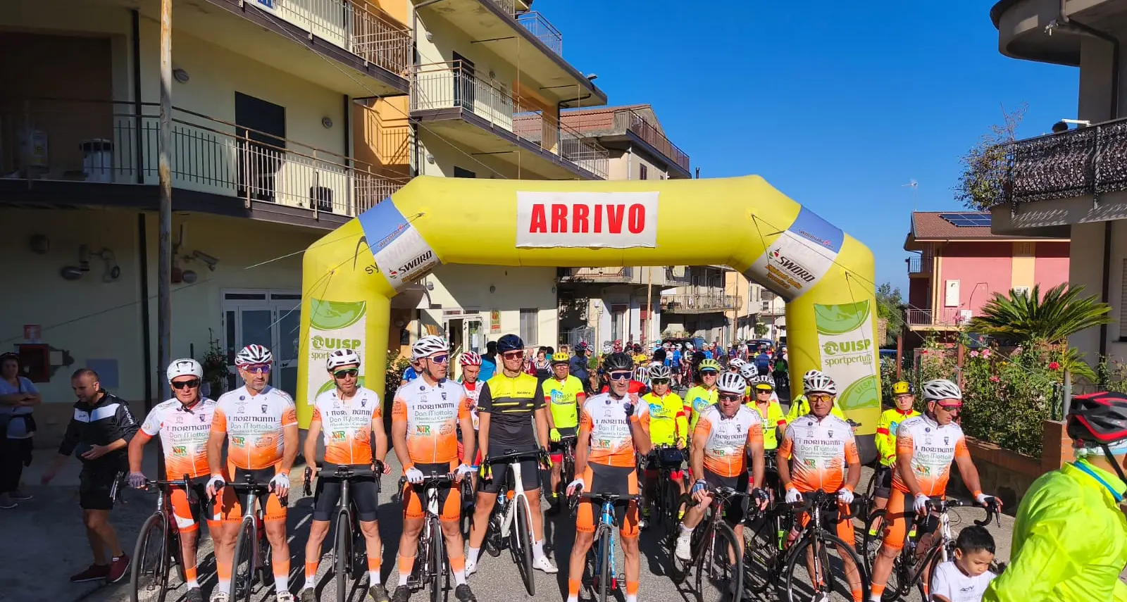Monterosso Calabro, 100 ciclisti in sella per scoprire borghi e paesaggi della Calabria\n