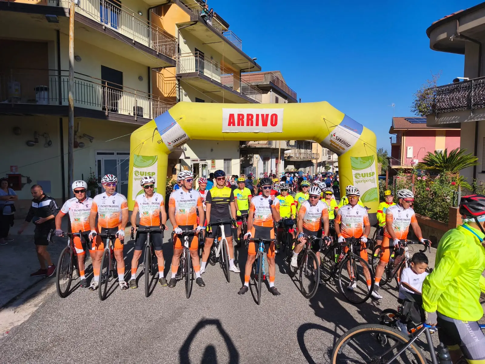 Monterosso Calabro, 100 ciclisti in sella per scoprire borghi e paesaggi della Calabria\n