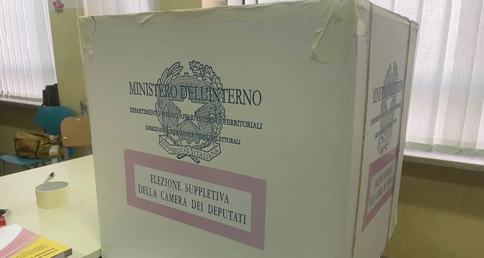 <p>Suppletive a Reggio Calabria, il dato definitivo dell'affluenza: <span style=\"color:hsl(0, 75%, 60%);\">ha votato il 22,34%</span></p>