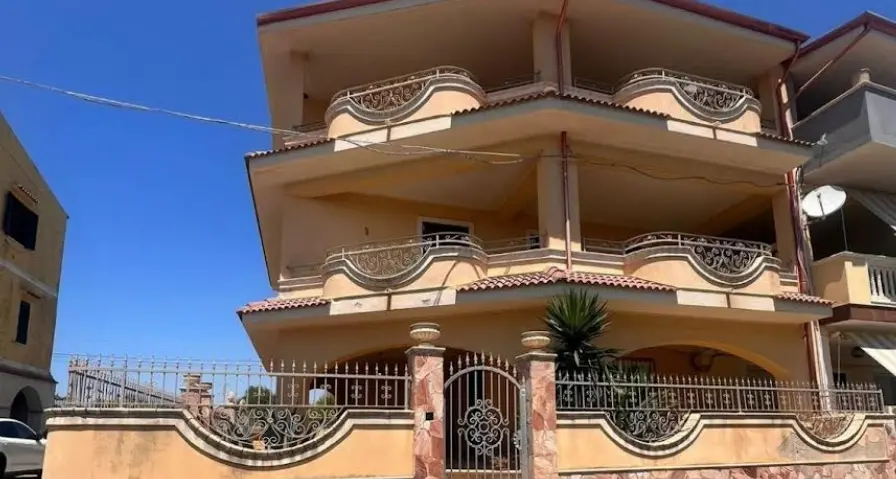 Isola Capo Rizzuto, un bene confiscato rinasce con “Approdi di legalità”: giovani protagonisti contro le mafie\n