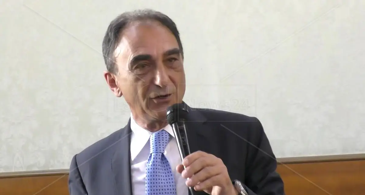 Sergio Abramo replica a Fiorita:«Smetta di giocare a nascondino e accetti finalmente un confronto pubblico»\n