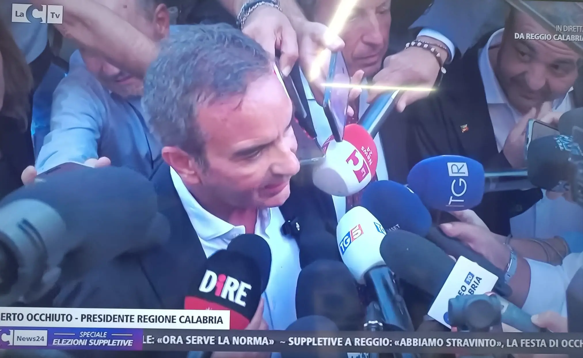 Suppletive a Reggio, vince Roscioli. Occhiuto: «Vannacci voleva la sua Sassonia? A Reggio Calabria ha preso sassate elettorali»\n
