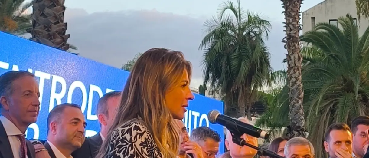 Siracusano e Lotito sul palco della festa di Forza Italia per Roscioli: «Avete dimostrato di essere una comunità solida»\n