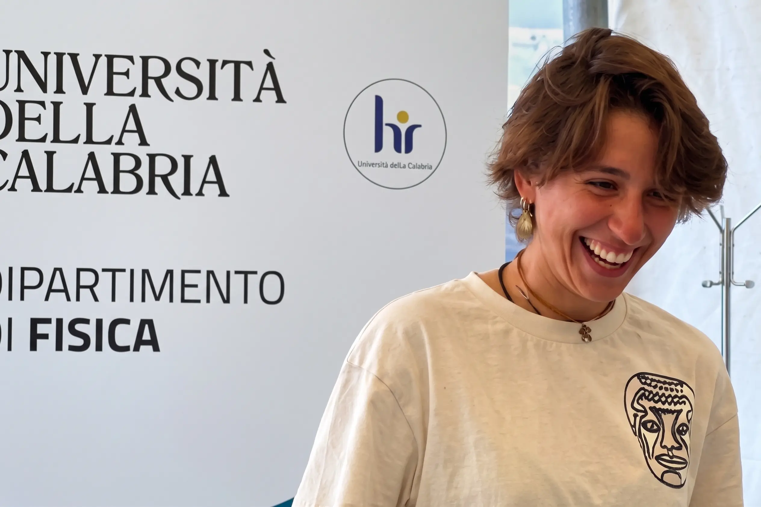 Da Milano a Rende in bici per studiare all’Università della Calabria: «Mi sono innamorata del Dipartimento di Fisica»\n
