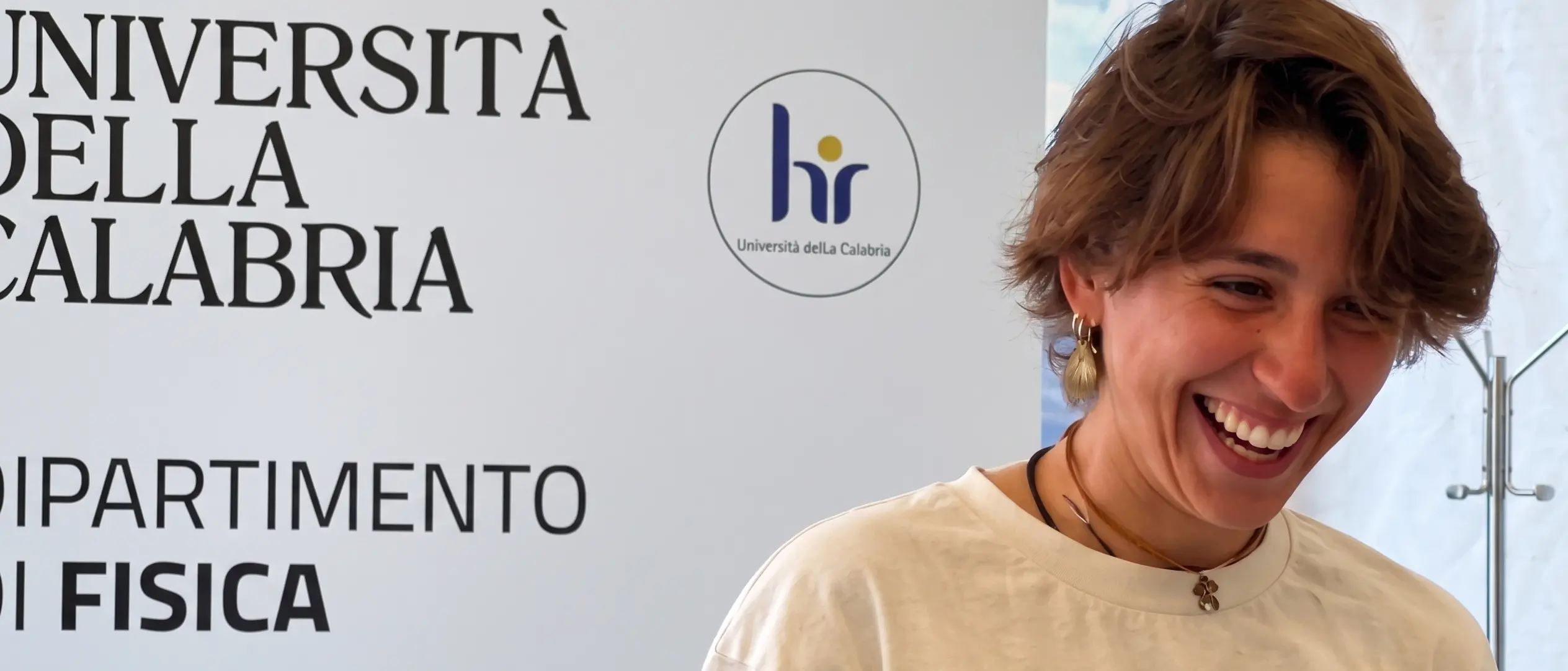 Da Milano a Rende in bici per studiare all’Università della Calabria: «Mi sono innamorata del Dipartimento di Fisica»\n