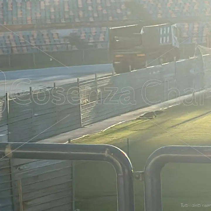 Cosenza, al Marulla prende forma l’area del cantiere della Curva Sud Bergamini\n