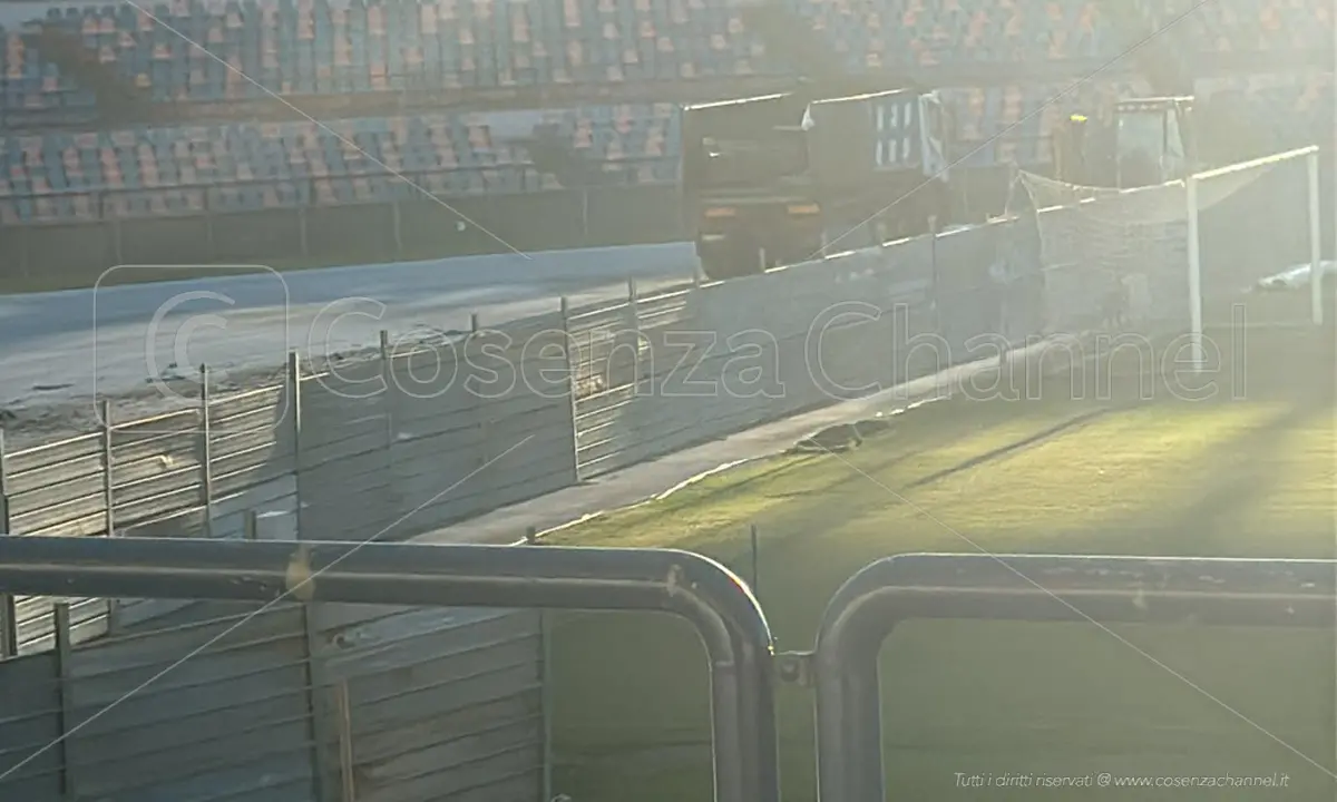 Cosenza, al Marulla prende forma l’area del cantiere della Curva Sud Bergamini\n