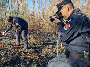 Piromane colto in flagrante da un drone di ‘Tolleranza Zero’