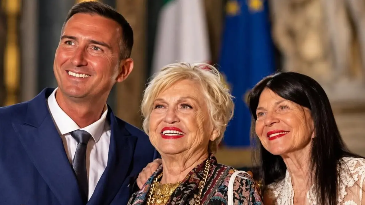 Wanna Marchi e Stefania Nobile in Campidoglio: la farsa del Premio alla Cultura e il declino morale dell’Italia\n
