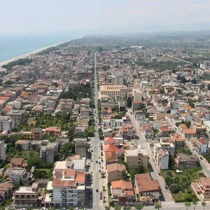 <p>Suppletive, <span style=\"color:hsl(0, 75%, 60%);\">Locri diventa un \"caso\"</span>: Frank Benedetto vince nella roccaforte del centrodestra</p>