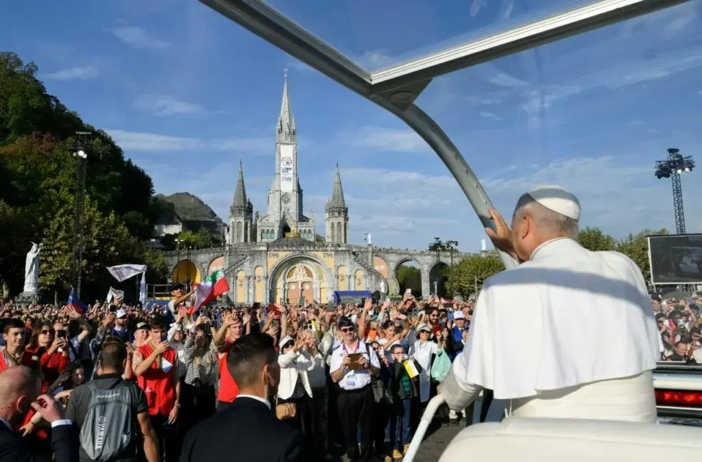 Papa Leone XIV scuote la Chiesa sugli abusi: «Piaga dolorosa, avanti con verità e giustizia. Massima vigilanza sui minori»\n