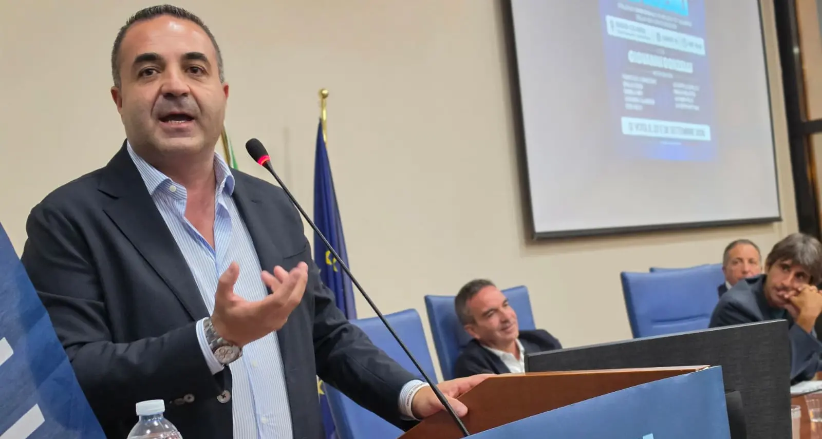 <p>Cannizzaro commenta il risultato delle suppletive e ironizza: «<span style=\"color:hsl(0, 75%, 60%);\">Cu-cu-cu, Vannacci non c’è più</span>»</p>