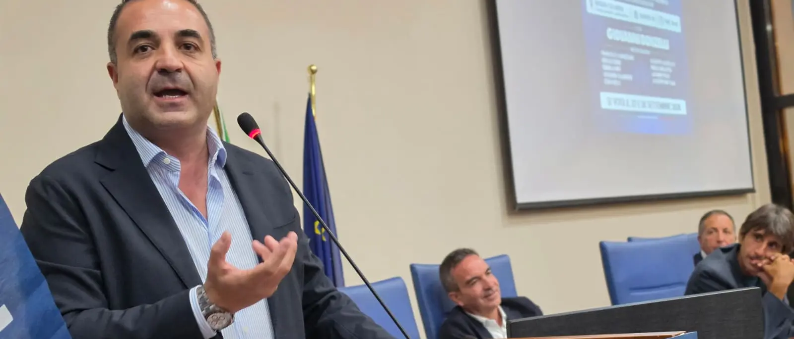 Cannizzaro commenta il risultato delle suppletive e ironizza:\u00A0«Cu-cu-cu, Vannacci non c’è più»\n