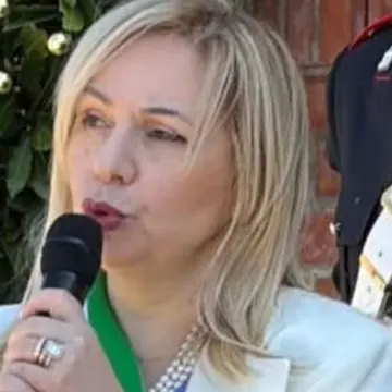 Wanna Marchi e Stefania Nobile premiate in Campidoglio, la sindaca\u00A0Scarcella: «È l’Italia che lasciamo ai nostri figli»\n
