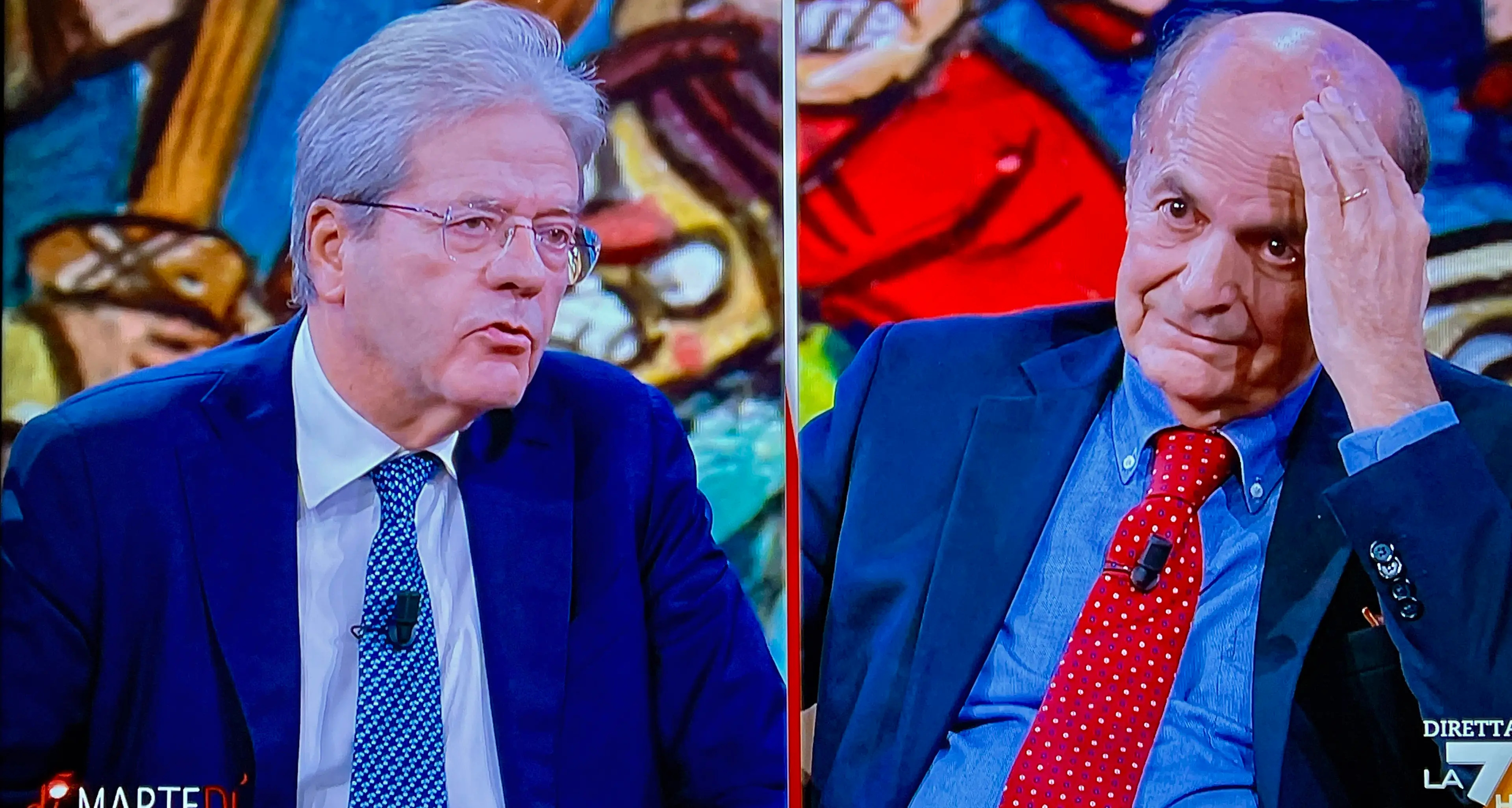Gentiloni e Bersani spingono sulle primarie. L’ex premier: «Le facessero». L’ex segretario Pd: «Prima sette-otto proposte»\n